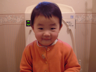兄ちゃんより早くトイレトレ完了しないと…来年幼稚園だからなぁ。