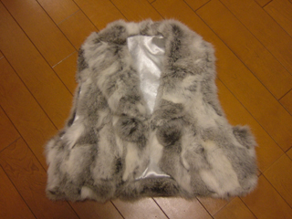 本当は茶毛まじりのが可愛かったんだけどより若い人向けな印象だったので落ち着いたグレイ毛まじりにしてみた。