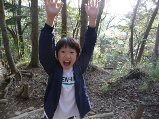140センチくらいです、早く私の背を抜かして欲しいわぁ♪