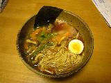 ストレート麺の醤油ラーメン